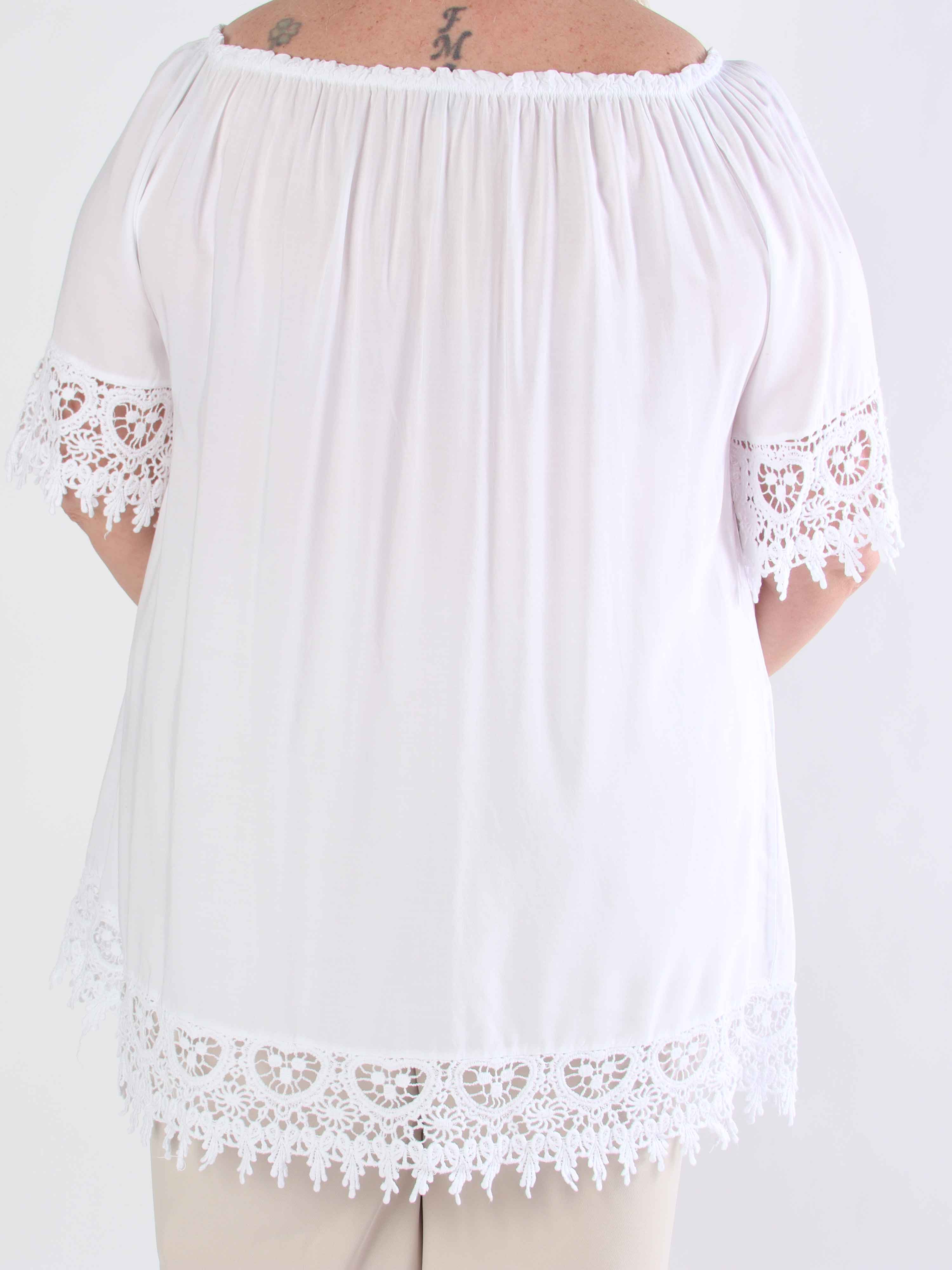 Carnelia - Tunikaklänning i viskos i plus size med broderade kanter